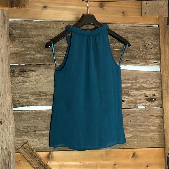 Rw&co sleeveless top size Medium - Picture 2 of 2